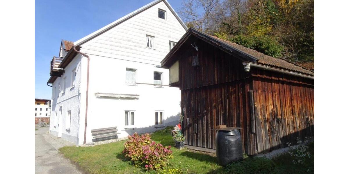 Einfamilienhaus Dingolfing - 10 Zimmer, 260 m&sup2;, 1.500&euro; | Angebot:25523082
