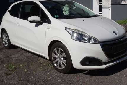 Peugeot 208 160.000 km 3.799 &euro; Bielefeld 33609
