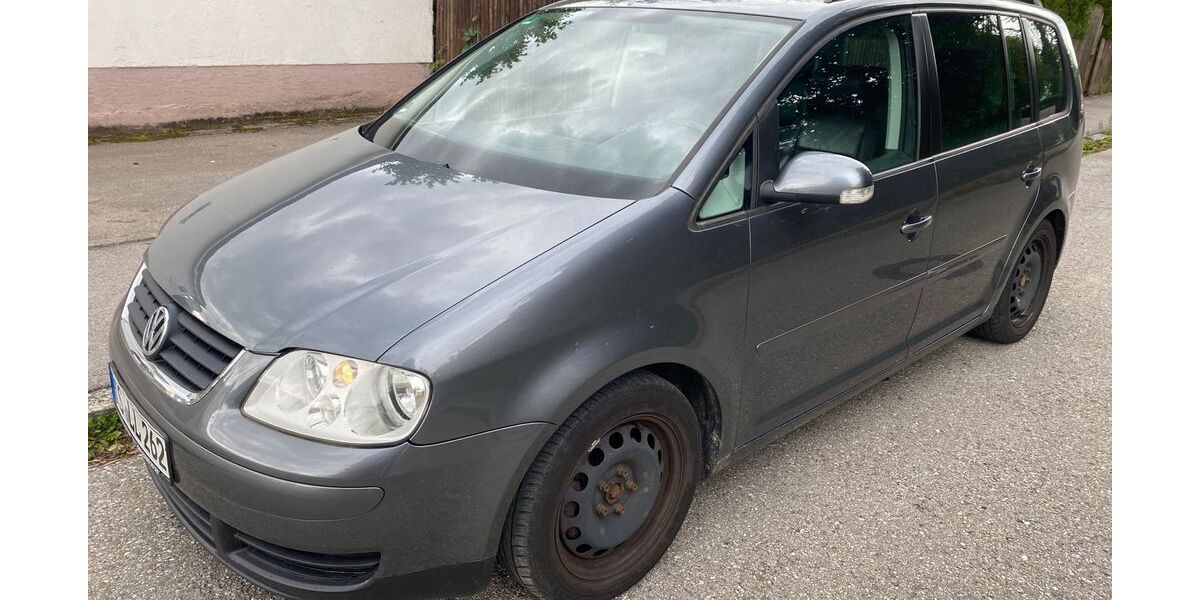 VW Touran 192.122 km 999 € München 81929
