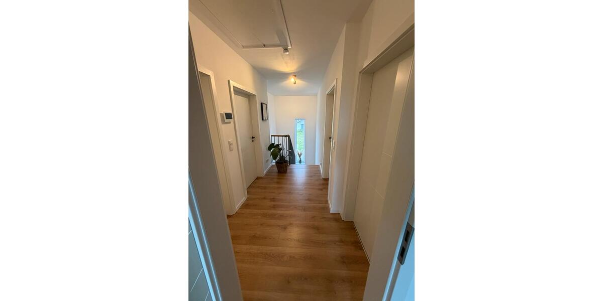 Einfamilienhaus Bad Arolsen - 5.5 Zimmer, 198 m&sup2;, 589.000&euro; | Angebot:24729642