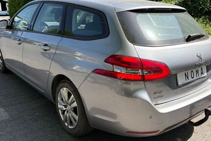 Peugeot 308 212.807 km 5.593 &euro; Frankfurt am Main 60389