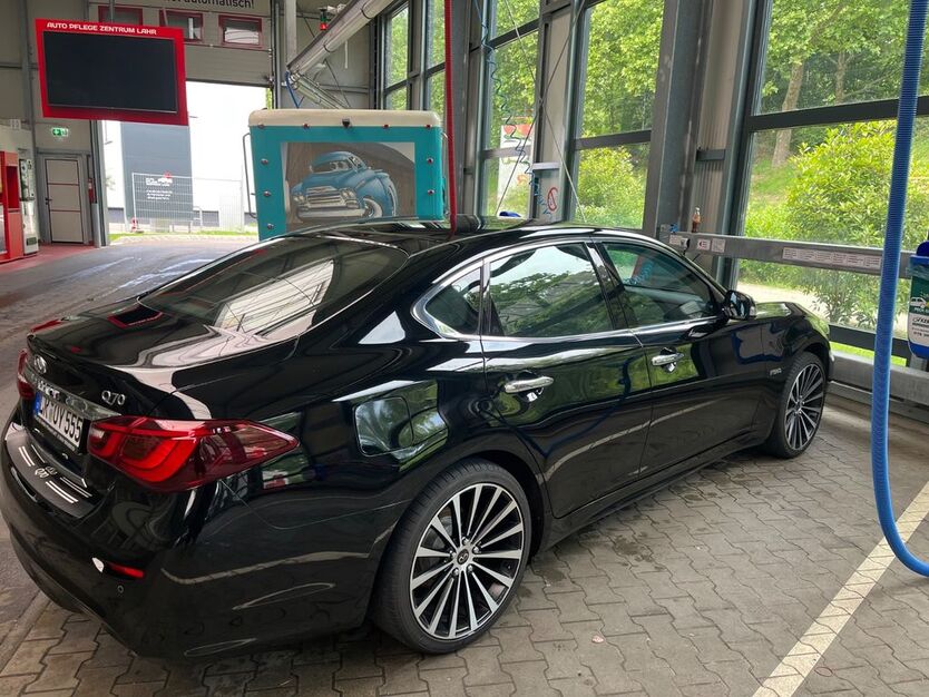 INFINITI Q70 106.000 km 21.000 € Rust 77977