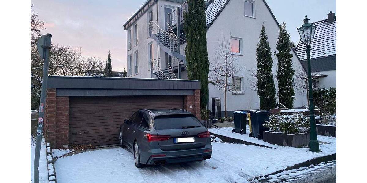 PERFEKTES INVESTMENT: MFH MIT GROßER GARAGE IN D-UNTERRATH zimmer