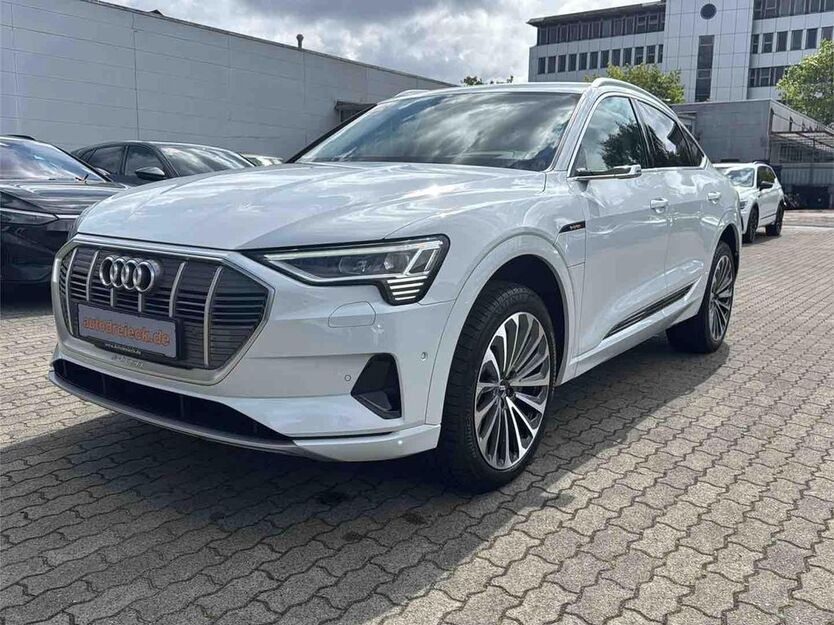 Audi e-tron 20.997 km 34.950 € Hamburg 22047