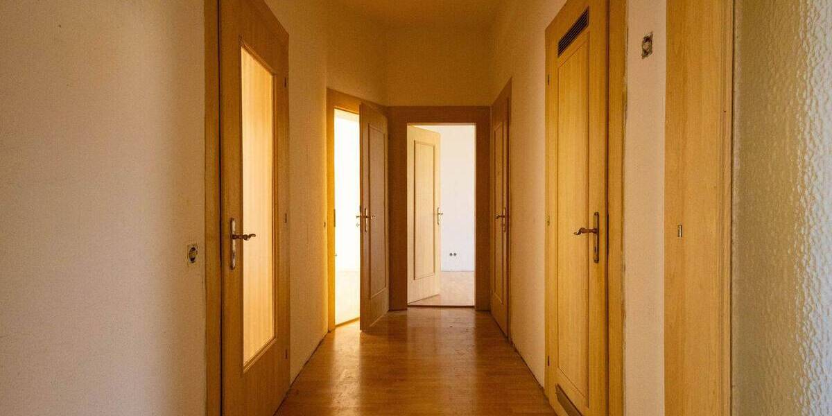 Etagenwohnung Naumburg (Saale) Naumburg - 3 Zimmer, 105 m&sup2;, 160.000&euro; | Angebot:25746056