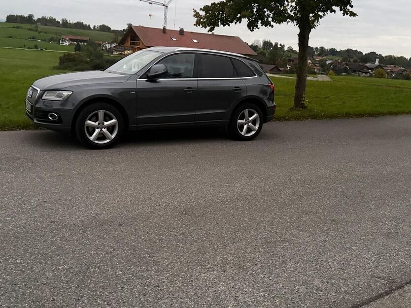 Audi Q5 248.000 km 13.999 € München 81248