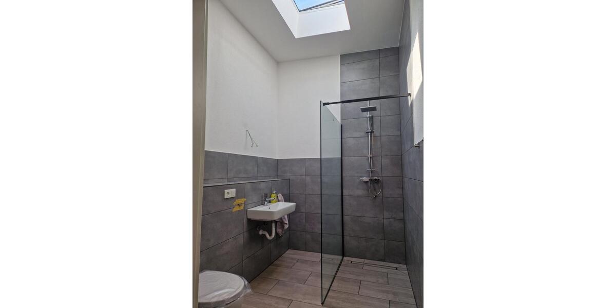 NeubauGeschmackvolle 3-Zimmer-Penthouse Wohnung Terrass+ Aufzug 3 zimmer