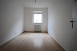 Schöne 3 Zimmer Wohnung im gepflegten Haus !