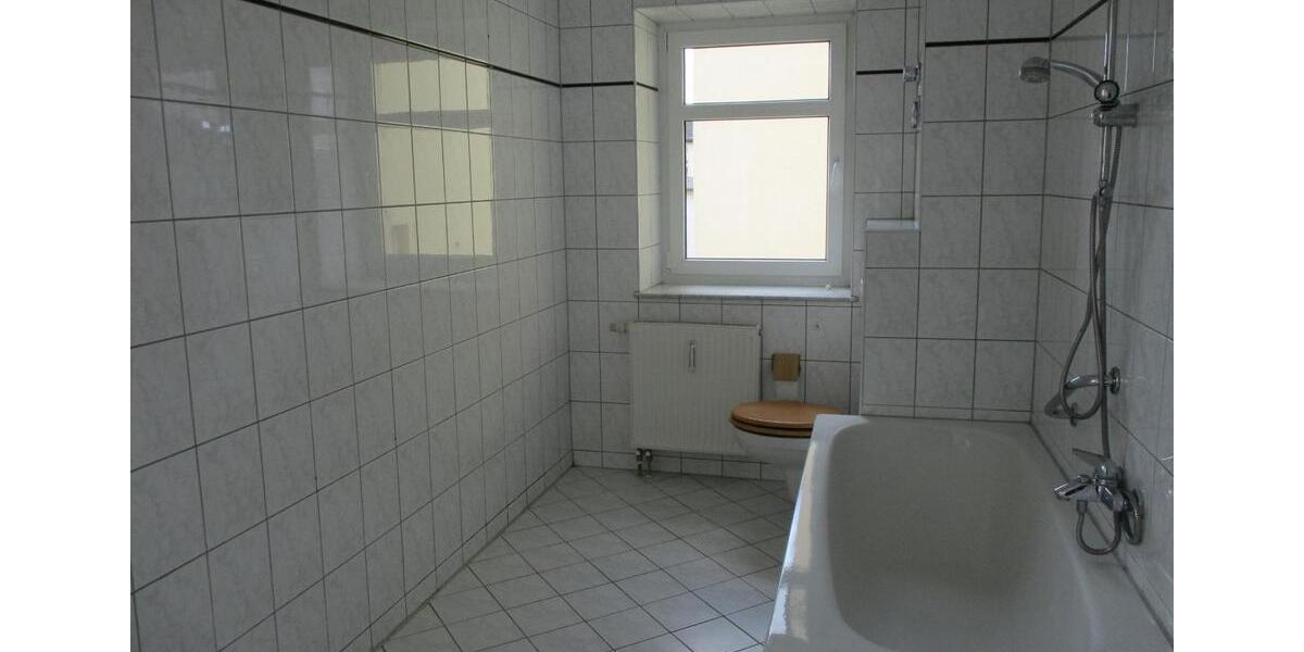 Etagenwohnung Glauchau - 3 Zimmer, 78 m&sup2;, 400&euro; | Angebot:26676977