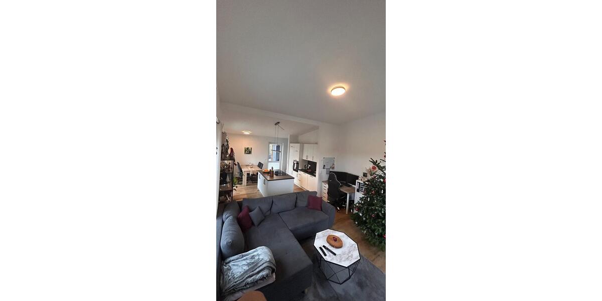 Wohnung im Dachgeschoss ohne Schrägen 2 zimmer