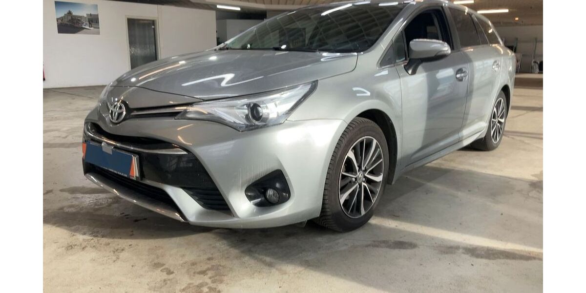Toyota Avensis 84.193 km 16.490 &euro; Prenzlau 17291