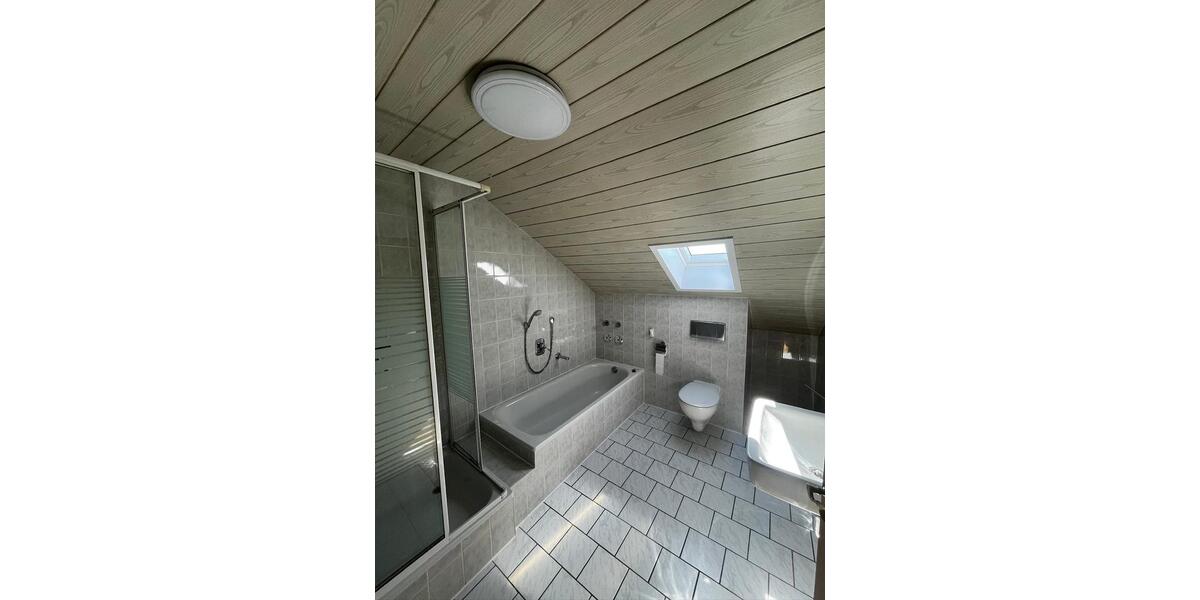 Einfamilienhaus Balingen - 8 Zimmer, 165 m&sup2;, 649.900&euro; | Angebot:26266641