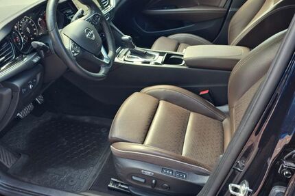 Opel Insignia 18.775 km 15.950 &euro; Wandsbek - Gartenstadt 22047