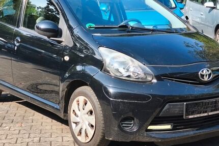 Toyota Aygo (X) 114.977 km 3.499 &euro; Berlin 12349