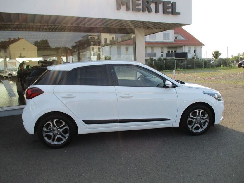 i20