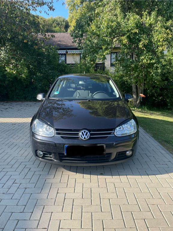 VW Golf 215.000 km 2.500 € Bad Sachsa 37441