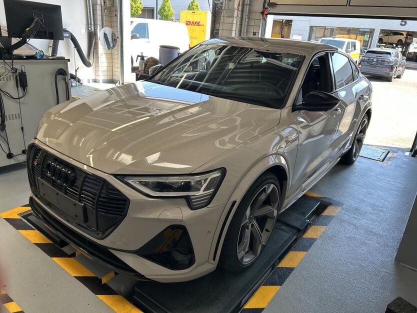 Audi e-tron 63.101 km 45.950 € Hagen 58091