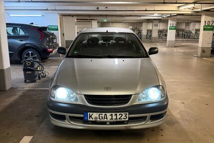 Toyota Avensis 146.000 km 2.500 € Köln 51103