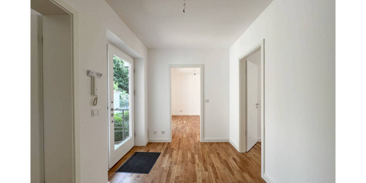 Zwei stilvoll modernisierte & bezugsbereite Eigentumswohnungen in separatem Wohnhaus 4 zimmer