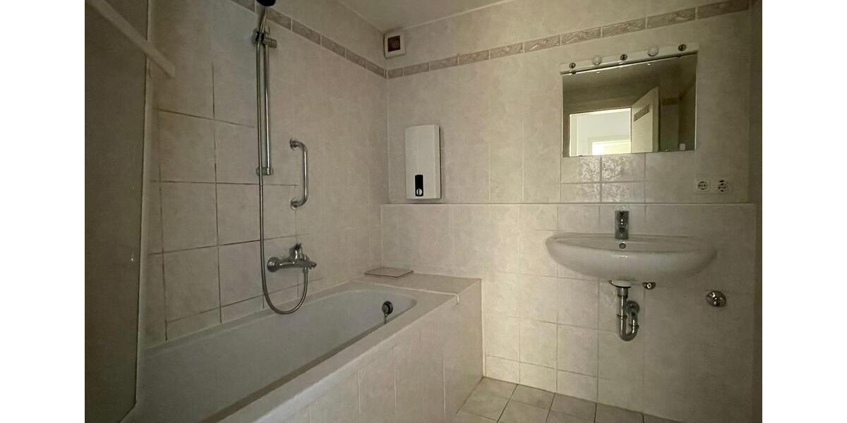 5-Zimmerwohnung mit Balkon, Garten und Garage mit direktem Zugang zur Wohnung 5 zimmer