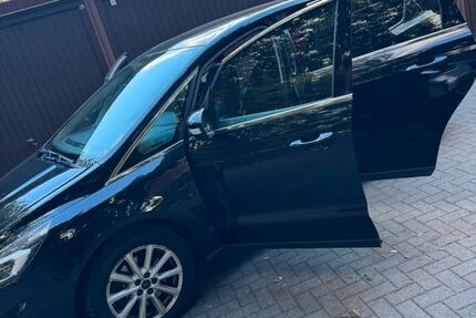 Ford S-Max 198.000 km 11.000 € Hamburg 22111
