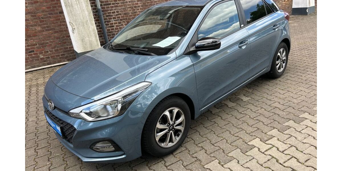 Hyundai i20 75.766 km 8.490 &euro; Köln 51069