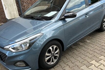 Hyundai i20 75.766 km 8.690 &euro; Köln 51069