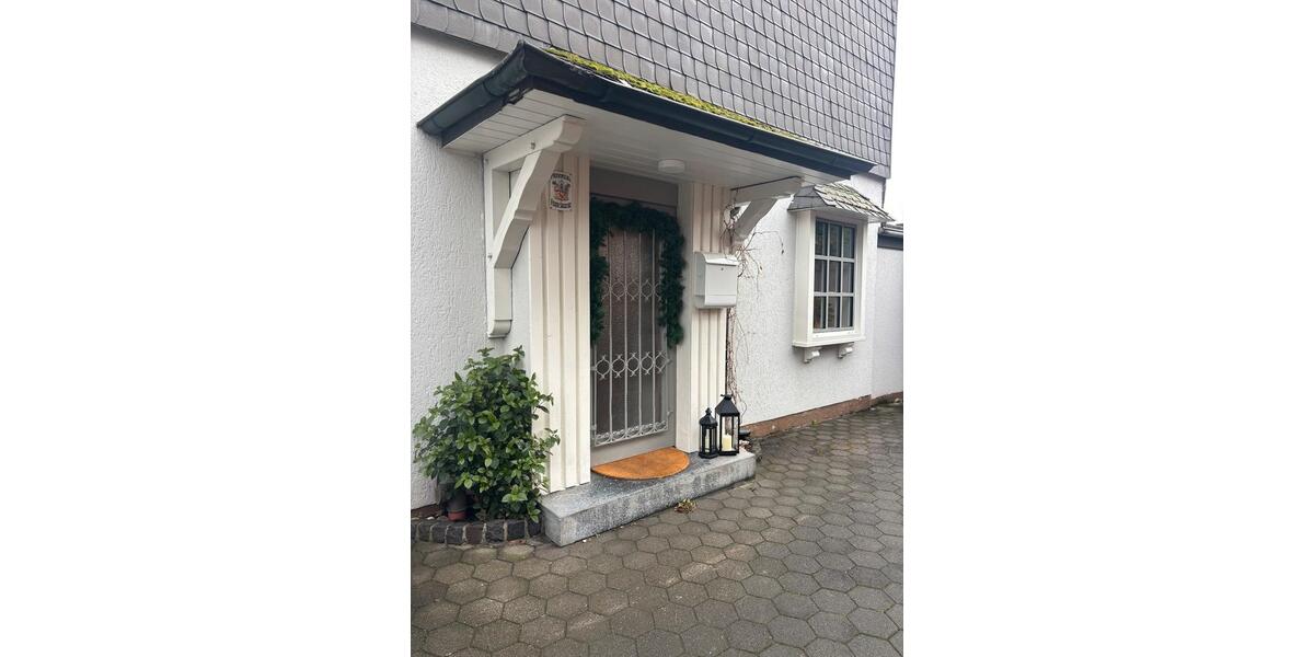 Großzügige Doppelhaushälfte mit Garten 6 zimmer