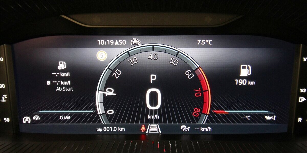 Skoda Kamiq TSI OPF DSG Style Plus NAVI+LED+ACC+ALU17 24.236 km 20.900 &euro; Hagenow 19230