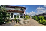 Ein Juwel der Nachhaltigkeit: Sonnenhaus bei Coburg - Zweifamilienhaus Rödental | Angebot:23787139