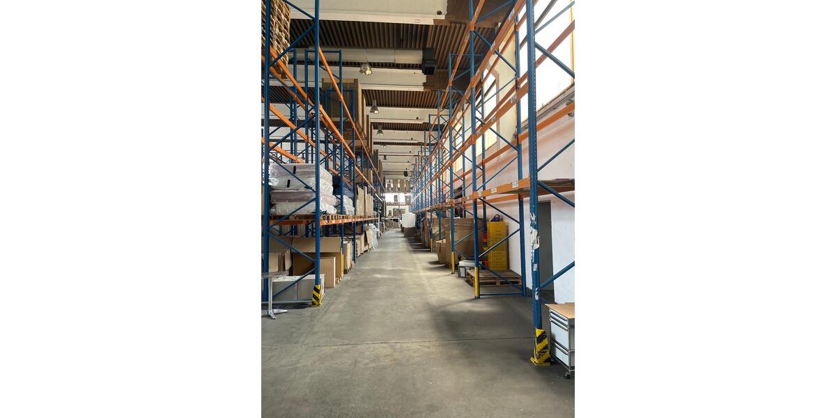 Halle mit oder ohne Büro 500-1.500qm zu vermieten Raum Nürnberg zimmer