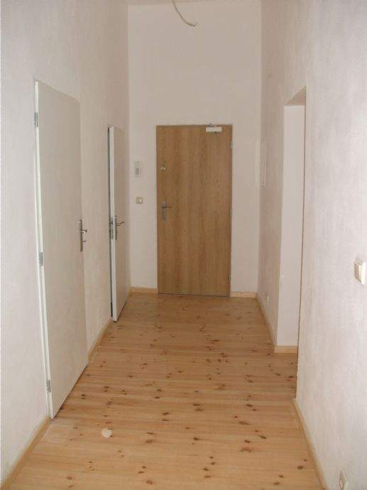 nette Mieter gesucht ! MiT Holzdielung - 3 Zimmer- MIT BaLkoN