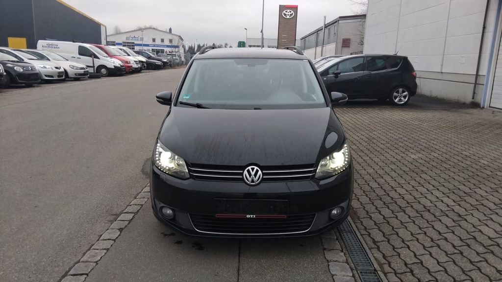 VW Touran 246.000 km 5.499 &euro; Weingarten 88250