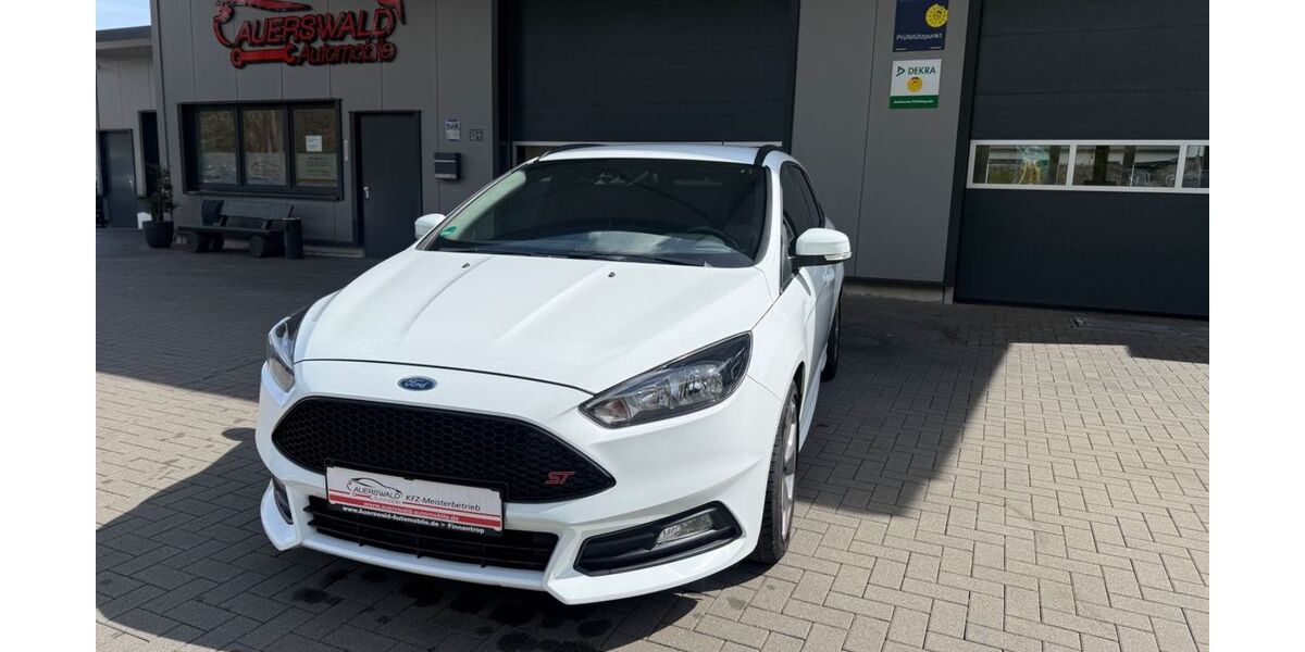Ford Focus 100.000 km 14.390 &euro; Finnentrop 57413