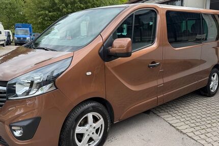 Opel Vivaro 156.000 km 12.900 &euro; GELTENDORF 82269
