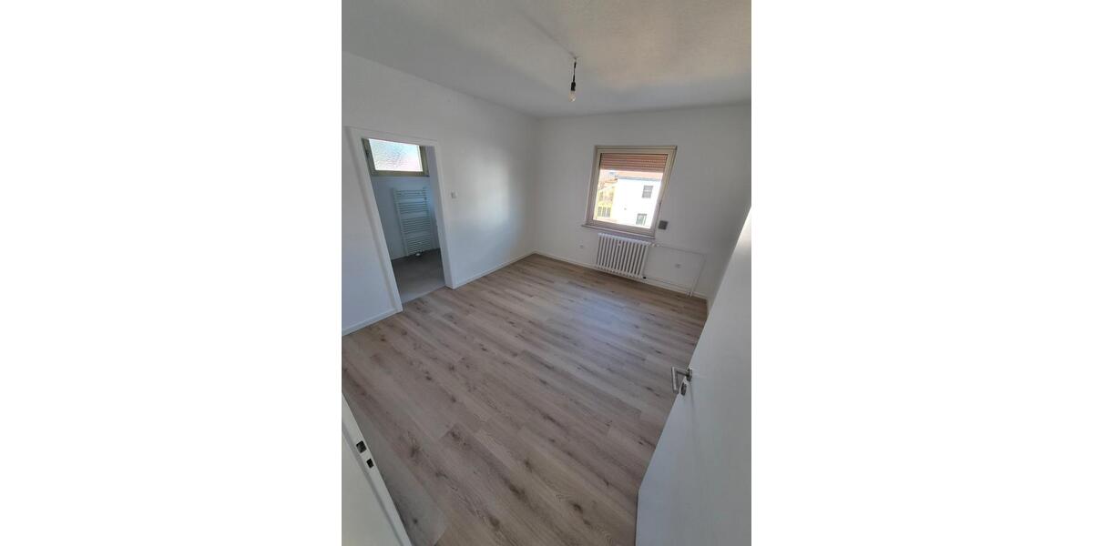 Einfamilienhaus Budenheim - 6 Zimmer, 240 m&sup2;, 1.980&euro; | Angebot:26335694