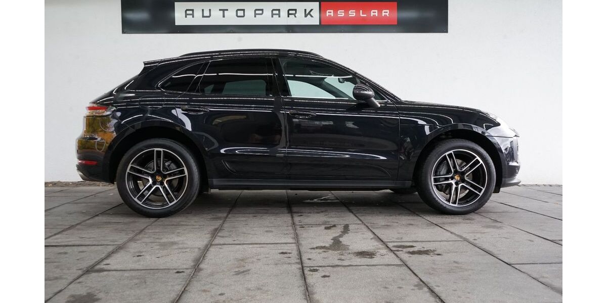 Porsche Macan 72.500 km 55.880 &euro; Asslar 35614