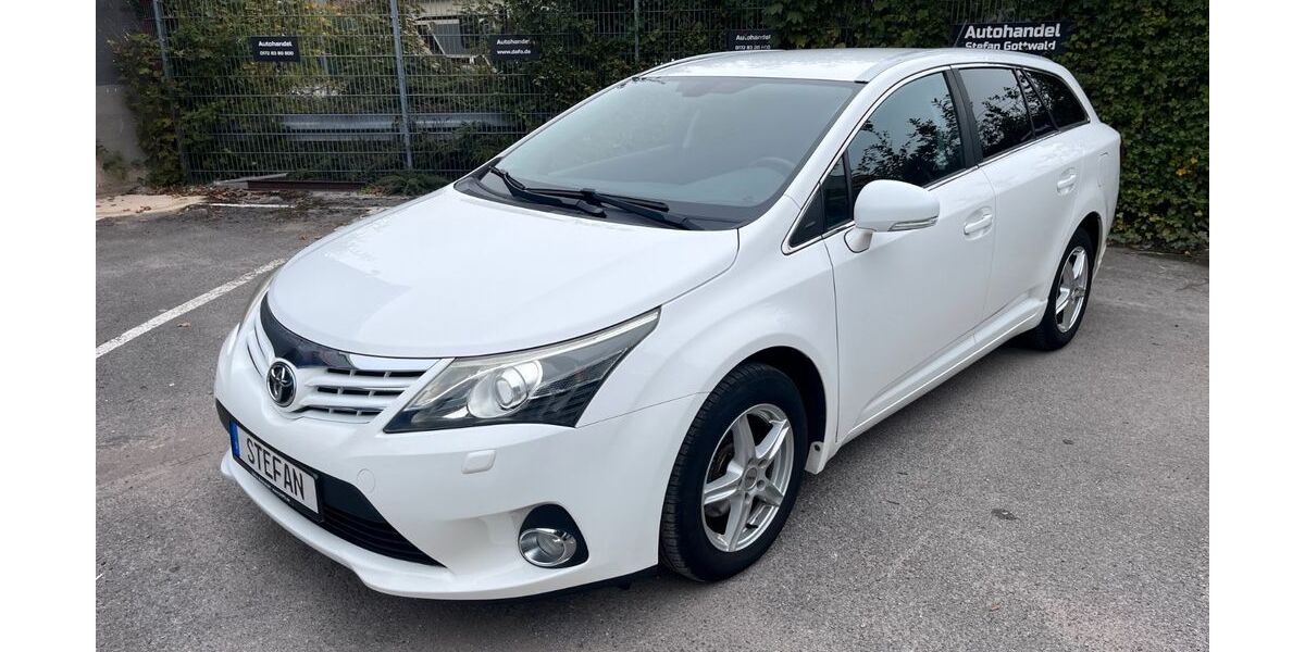 Toyota Avensis 161.500 km 7.900 &euro; Neuss 41472