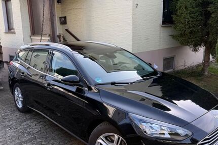Ford Focus 49.000 km 15.999 &euro; Herford 32052