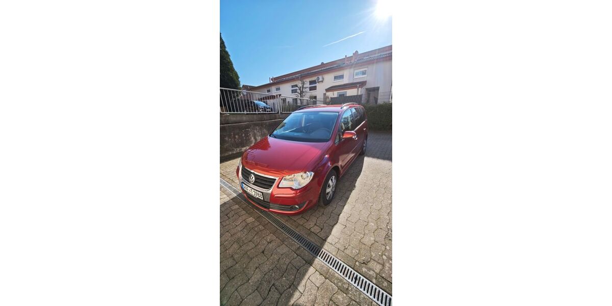 VW Touran 230.000 km 3.200 &euro; Ahlen 59229