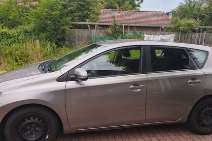 Toyota Auris 131.500 km 4.100 &euro; Hemmingen 30966