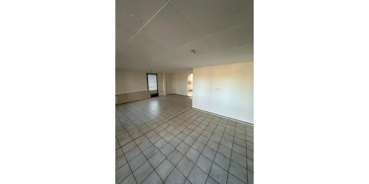 Einfamilienhaus Pleinfeld - 4 Zimmer, 200 m&sup2;, 1.400&euro; | Angebot:26693813