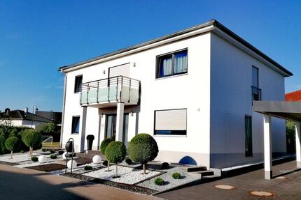 Modernes Wohnen mit Stil & Komfort: Stadtvilla mit Sauna & Garten 7.5 zimmer