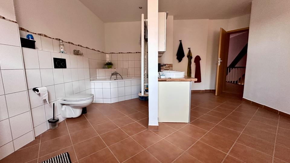 Einfamilienhaus Wolfhagen - 7 Zimmer, 200 m&sup2;, 980&euro; | Angebot:26136504