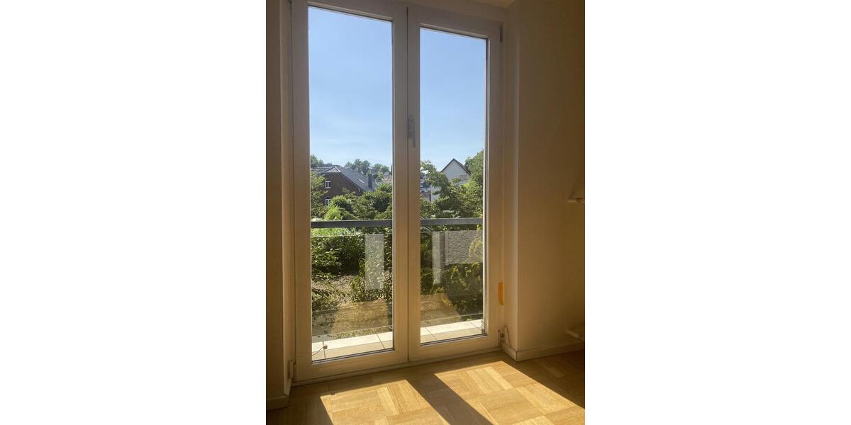 Villa Gummersbach - 6 Zimmer, 250 m&sup2;, 2.350&euro; | Angebot:25216498