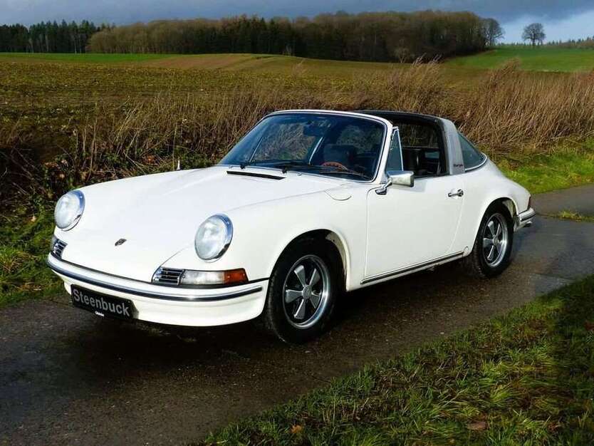 911