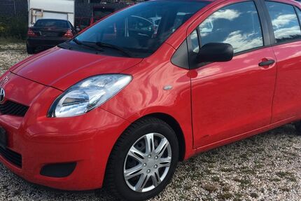 Toyota Yaris 241.000 km 2.499 &euro; Bonn 53227