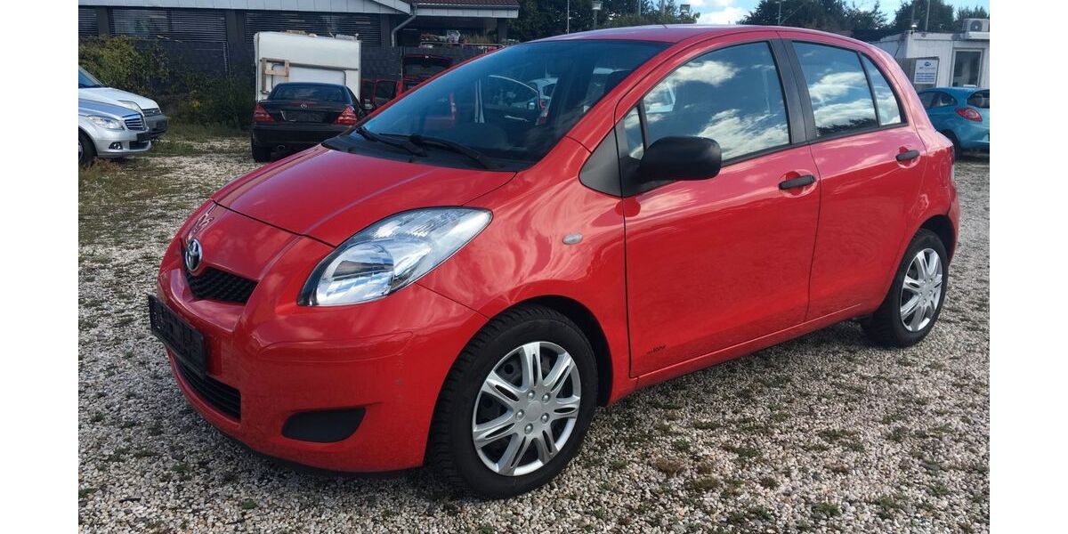 Toyota Yaris 241.000 km 2.499 &euro; Bonn 53227