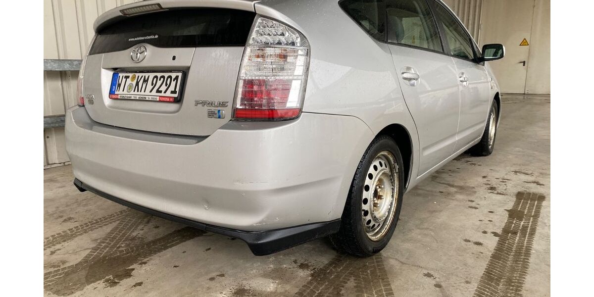 Toyota Prius 184.000 km 5.750 &euro; Todtmoos 79682