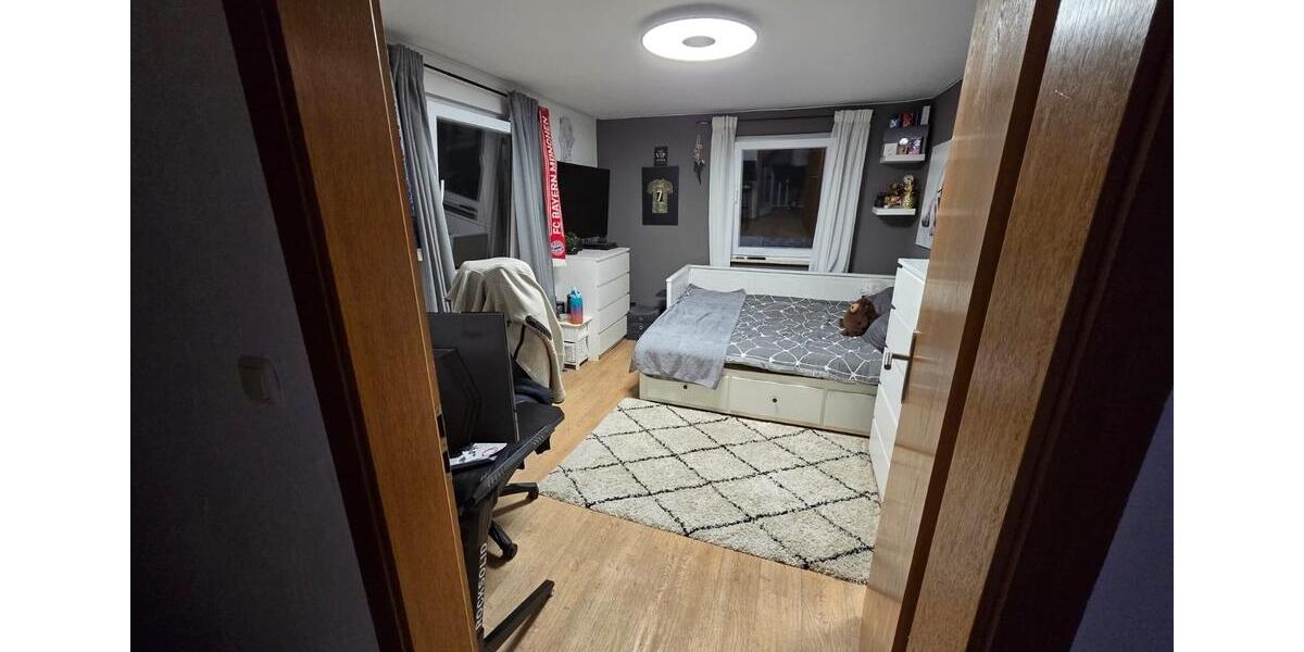 Etagenwohnung Hohenroth - 6 Zimmer, 120 m&sup2;, 700&euro; | Angebot:26402651